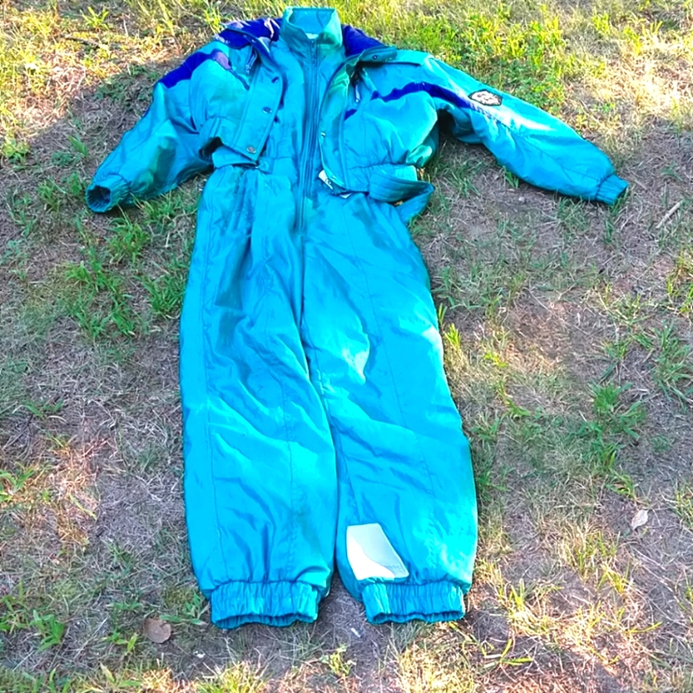 Retro Japanese women's ski wear